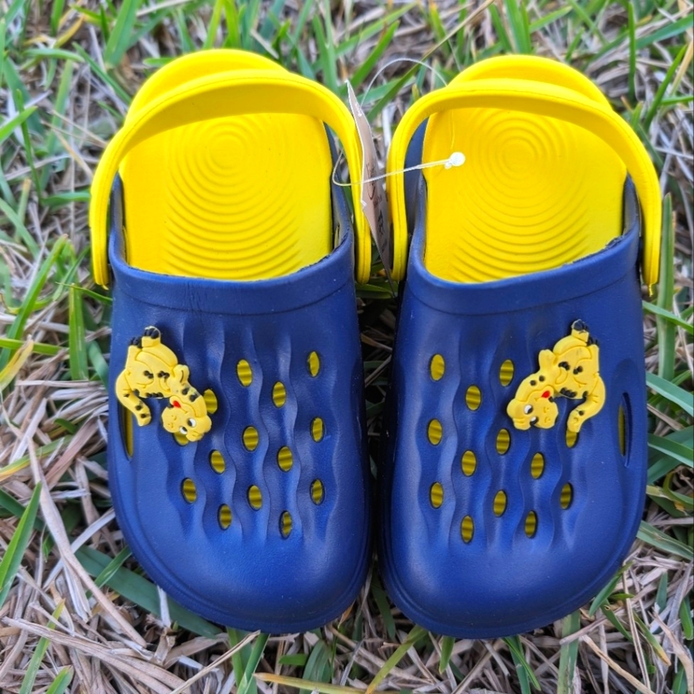 NWT Kids Clogs in sizes 12M to 8 years, Durable and Long-lasting, Alligator
